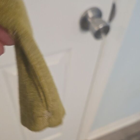 Green Fitted Crop Long Sleeve Tee - Picture 6 of 8